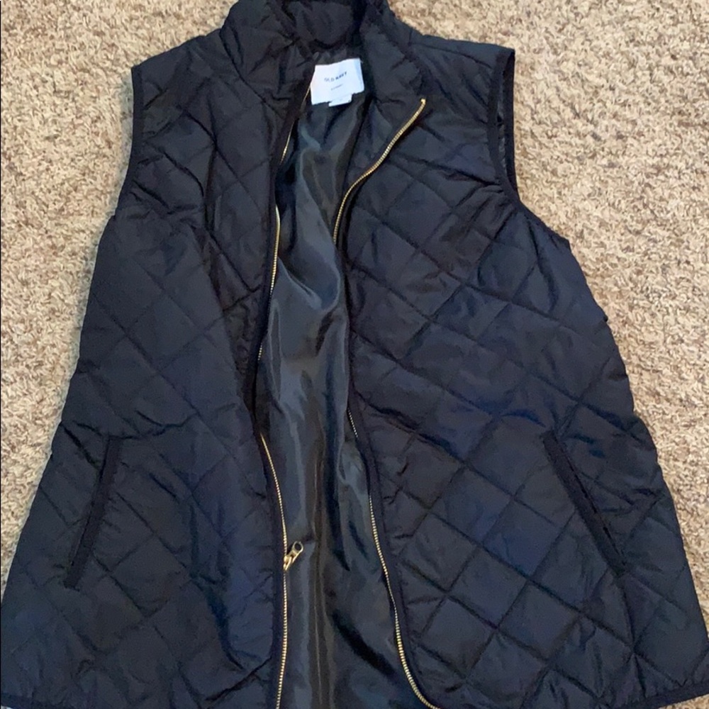 Old navy maternity vest size medium